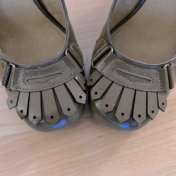 Levity Sz. 8.5 Taupe Heeled Loafer - Picture 6 of 8